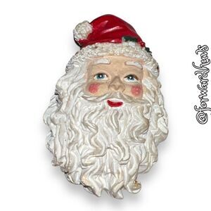Vintage Santa Claus Brooch - Festive Holiday Cheer